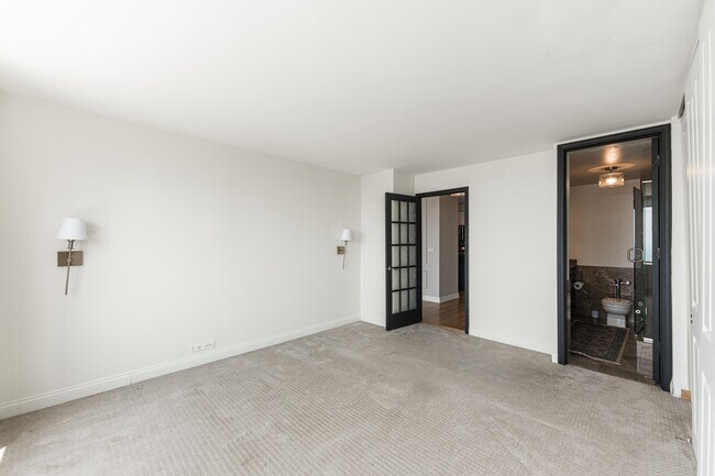 Building Photo - 2800 N Lake Shore Dr