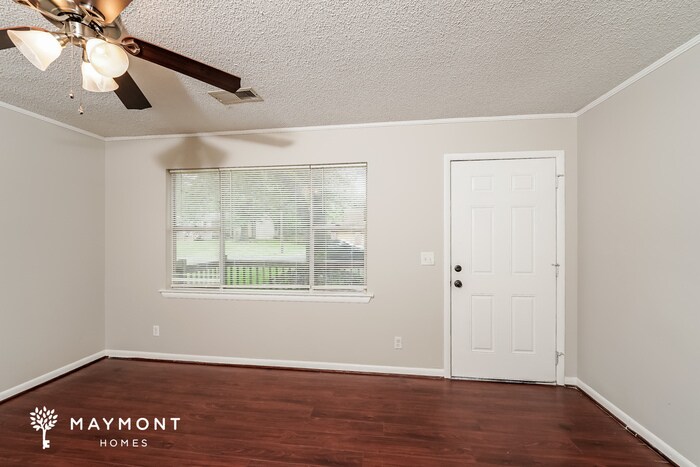 Building Photo - 1013 Sandy Brook Cir