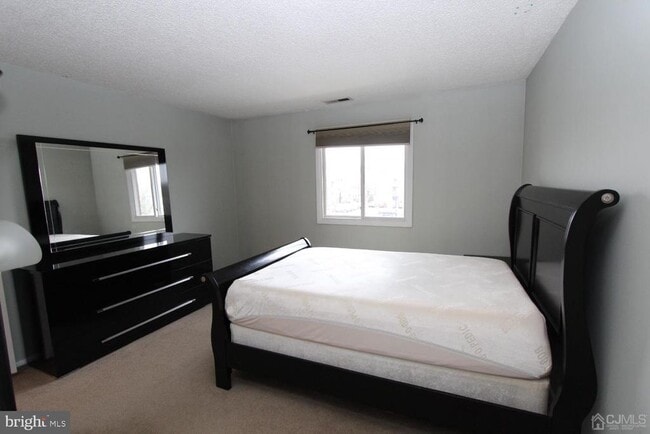 Building Photo - 5015 Ravens Crest Dr