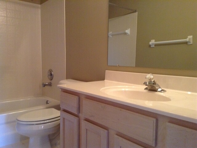 Building Photo - 684 Linden Creek