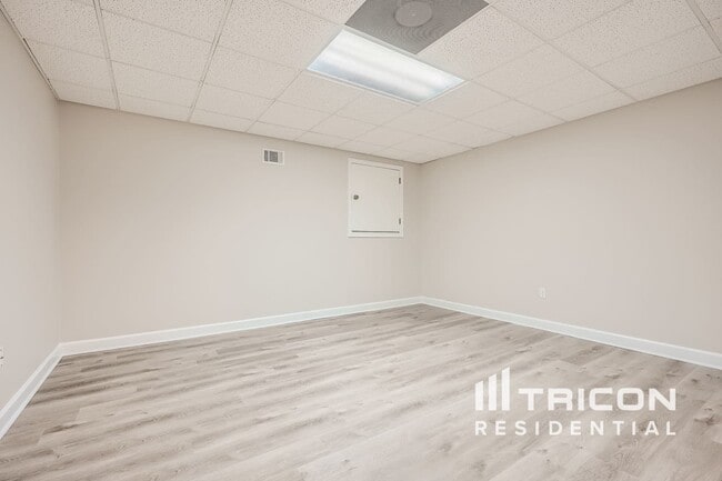 Building Photo - 110 Rockhurst Chase