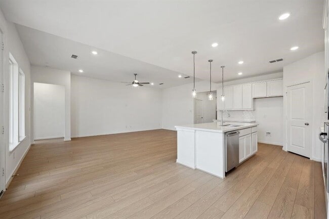 Building Photo - 21918 Wycombe Ter Wy