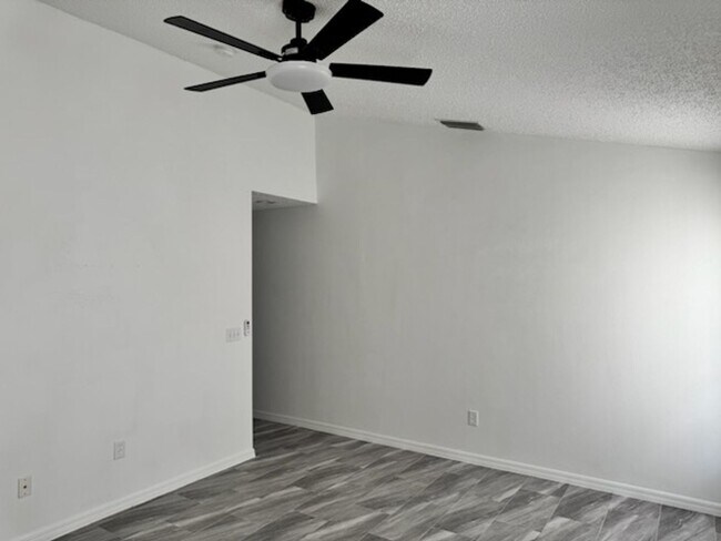 Building Photo - Home for rent