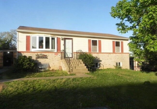 Building Photo - 9110 Cooper Dr