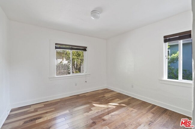 Building Photo - 1242 N Commonwealth Ave