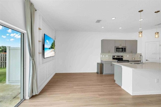 Building Photo - 8792 Winter Breeze Wy