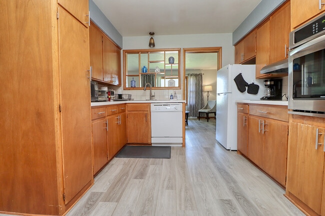 Building Photo - 4620 Van Dorn St