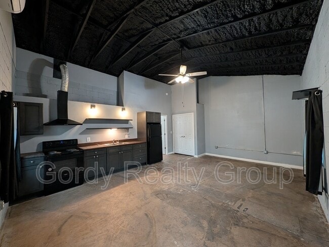 Building Photo - 2807 Bertram St