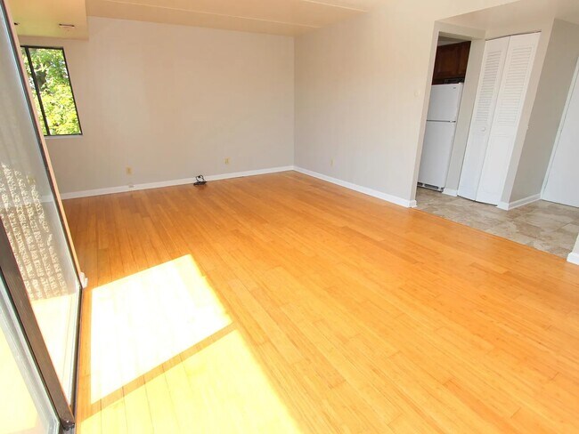 Edmond Square 2-Bedroom Living Room - EDMOND SQUARE