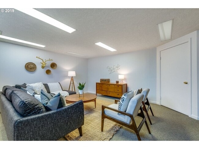 Building Photo - 3333 SE 167th Ave