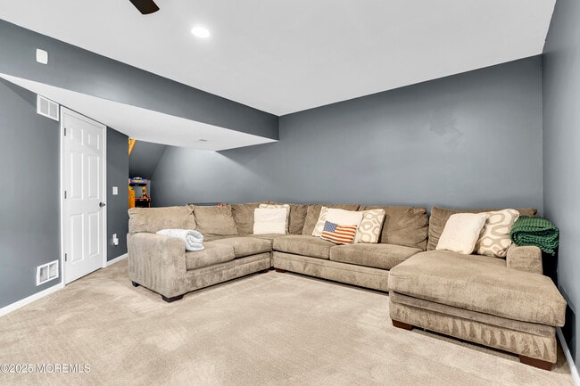 Building Photo - 203 Muskflower Ct