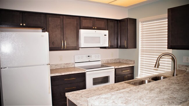 Building Photo - 3661 Essex Pond Quay