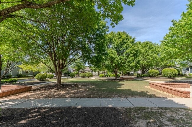 Building Photo - 165 Mansfield Dr