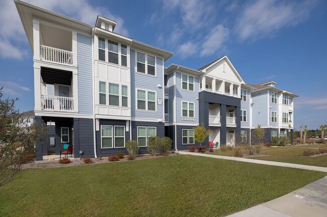 Building Photo - 115 Great Lawn Dr