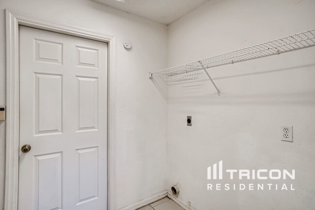 Building Photo - 125 Wornall Dr