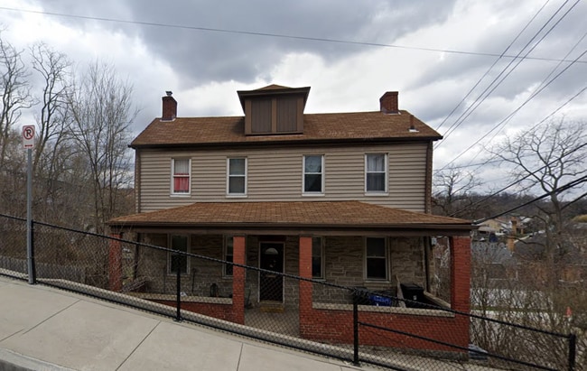Building Photo - 1599 Fallowfield Ave