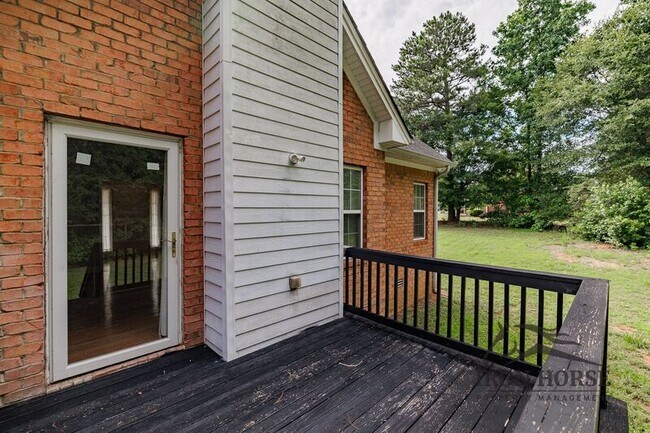 Building Photo - 411 Timber Creek Dr