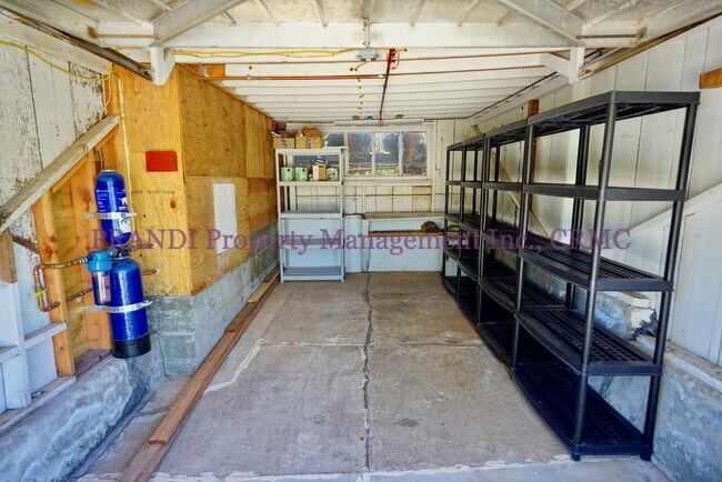 Building Photo - Gerstile Park Gem, With Upgraded Finishes ...