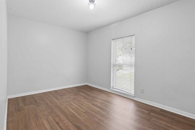Building Photo - 5914 Willowbend Blvd
