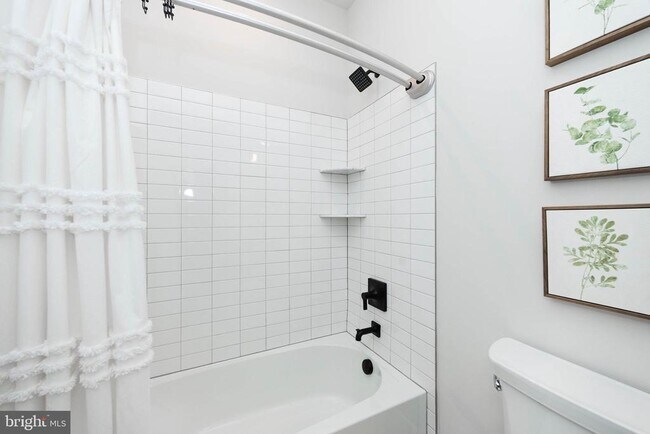 Building Photo - 305 Manion Aly