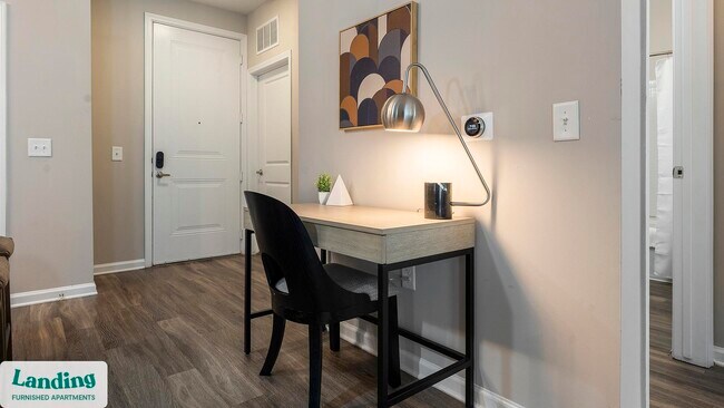 Building Photo - 915 Brentmoor Dr