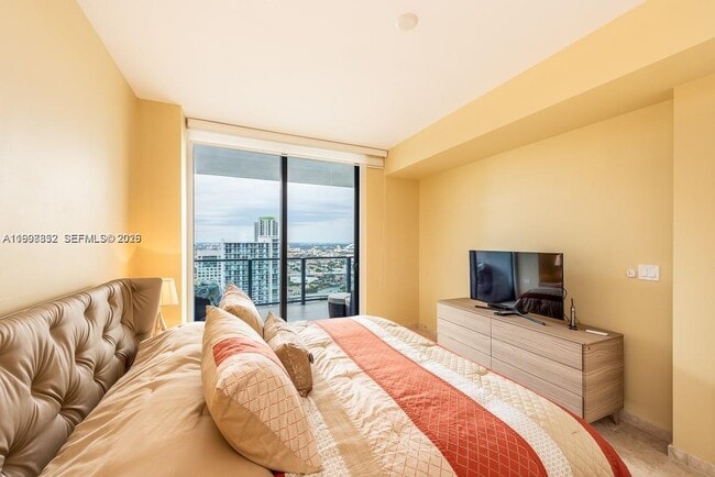 Building Photo - 68 SE 6th St