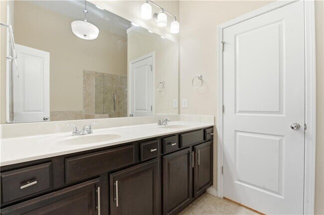 Building Photo - 2270 Tenor Ln