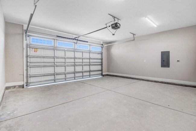 Building Photo - 312 Kingston Cir