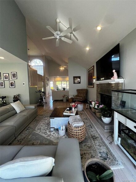 Building Photo - 6 Kara Ct