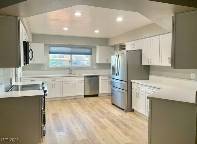 Building Photo - 6860 Tara Ave