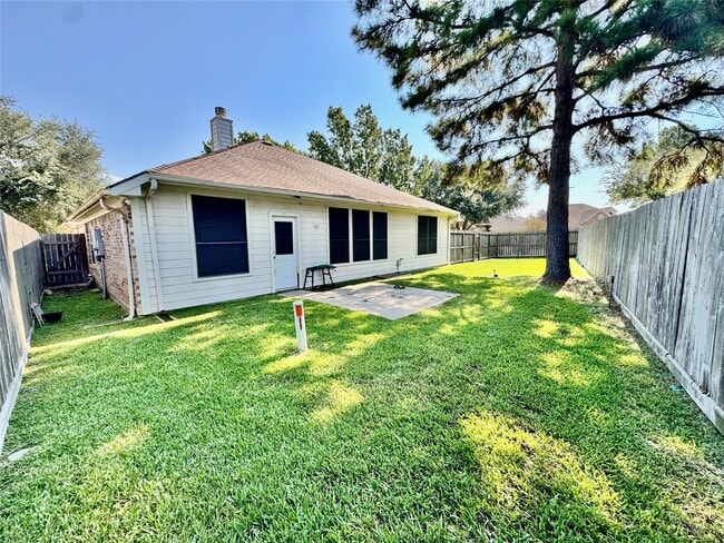 Building Photo - 20303 Misty Cove Dr