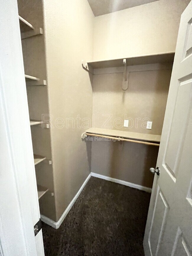 Building Photo - 408 Olive Way