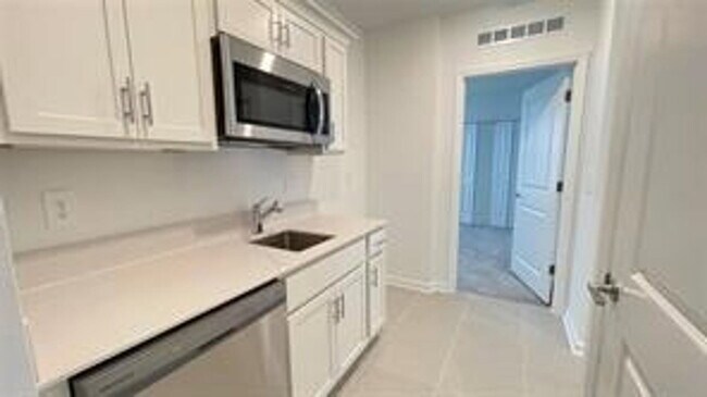 Building Photo - 2913 Haze Rd