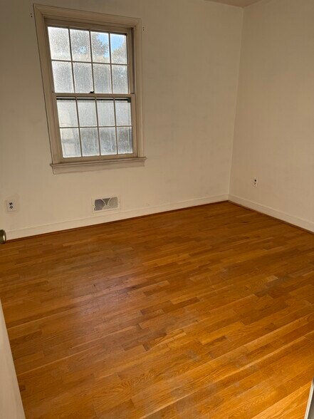 Building Photo - 1507 Westshire Ln