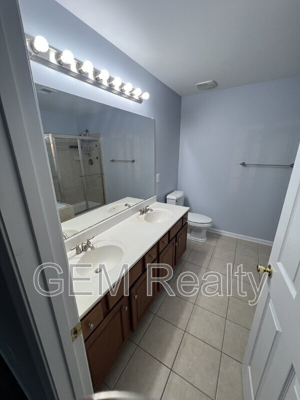 Building Photo - 11 Maggie Ct