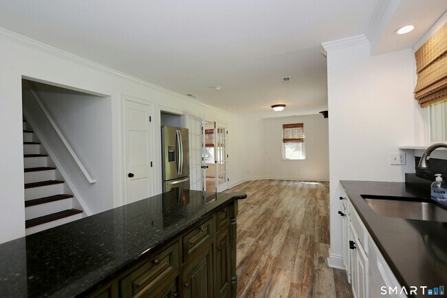 Building Photo - 15 Maple Shade Rd