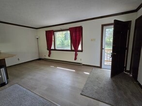 Building Photo - 6308 Lakeshore Dr