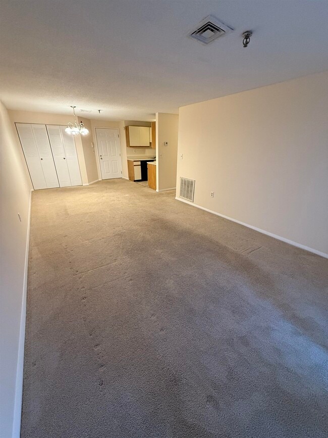 Building Photo - 425 Abbott Farm Ln