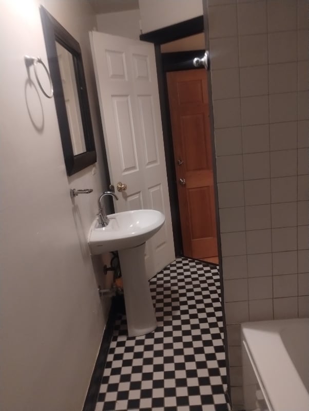 Building Photo - 1942 W Division St