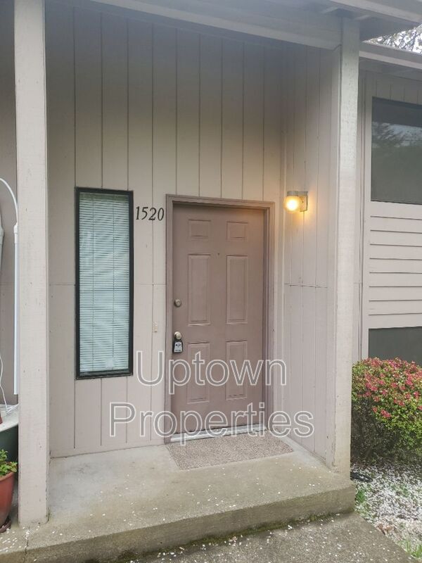 Building Photo - 1520 SW Dewitt St