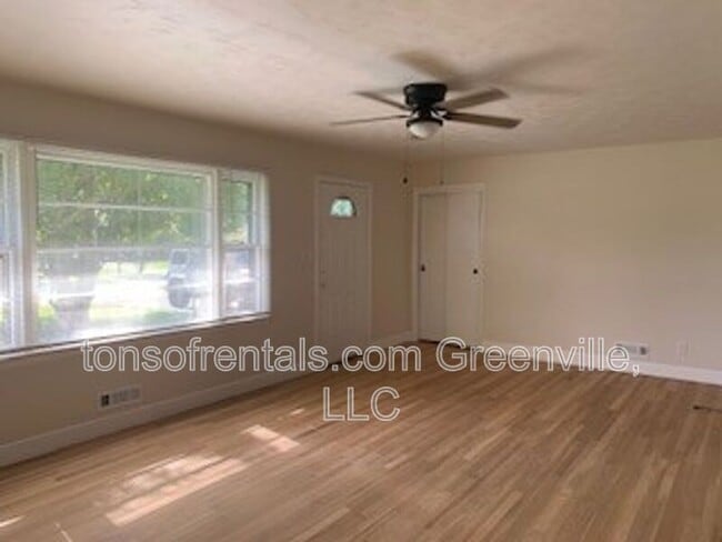 Building Photo - 106 Keloy St