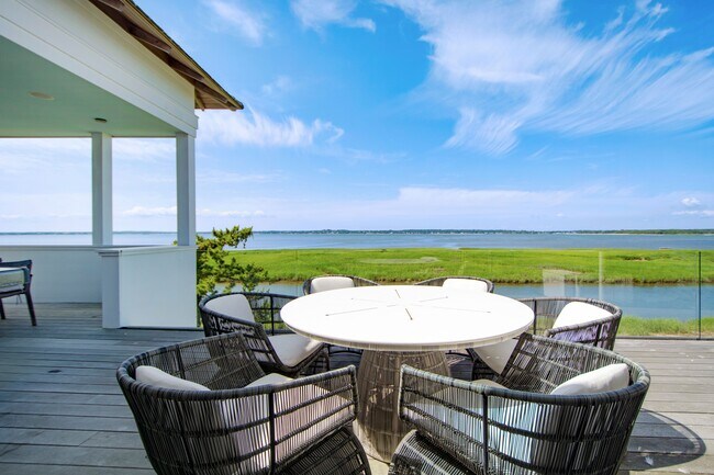 Building Photo - 1377 Meadow Ln