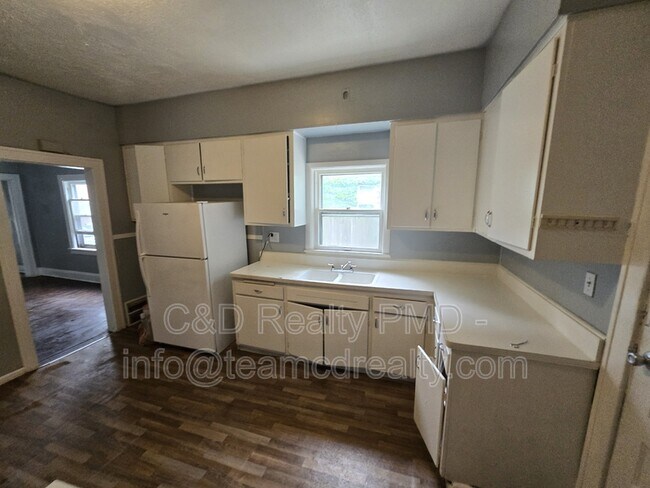 Building Photo - 378 E 156th St