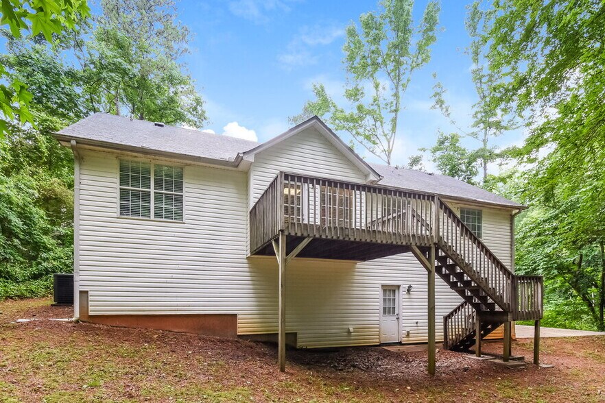 Building Photo - 221 Martins COurt