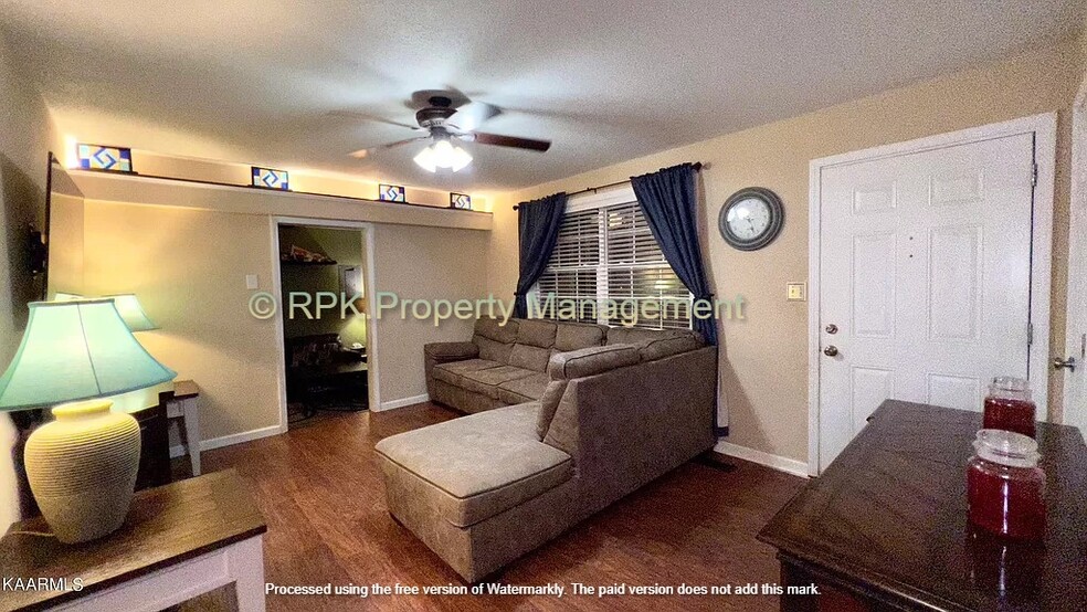 Building Photo - 5615 Karen Dr