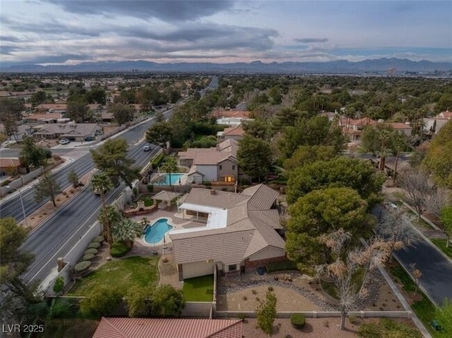 Building Photo - 9 Quail Run Rd