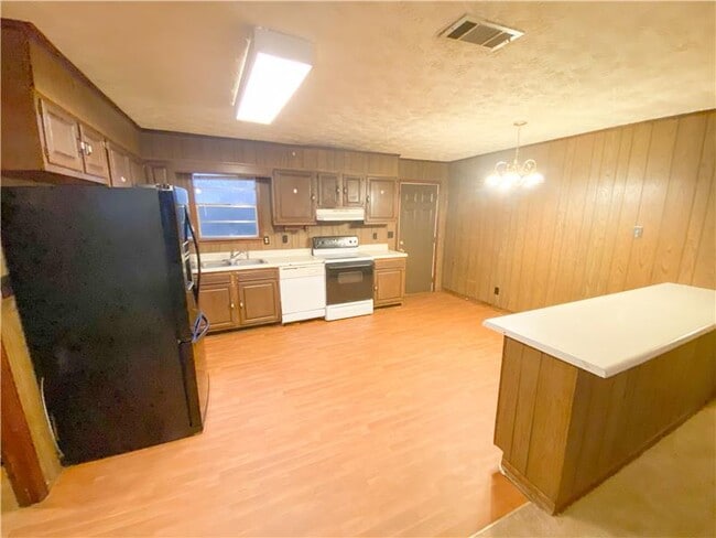 Building Photo - 1205 Crawford Way