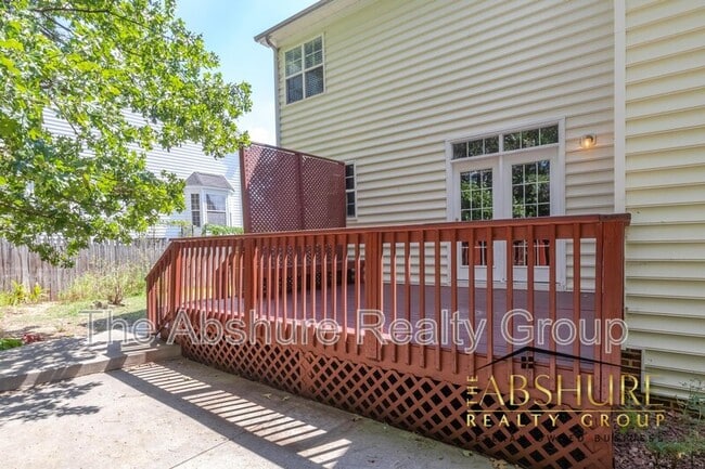 Building Photo - 1410 Fairfax Woods Dr