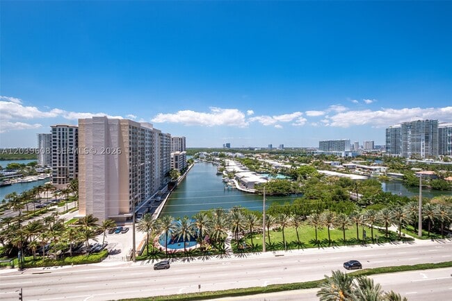 Building Photo - 16001 Collins Ave