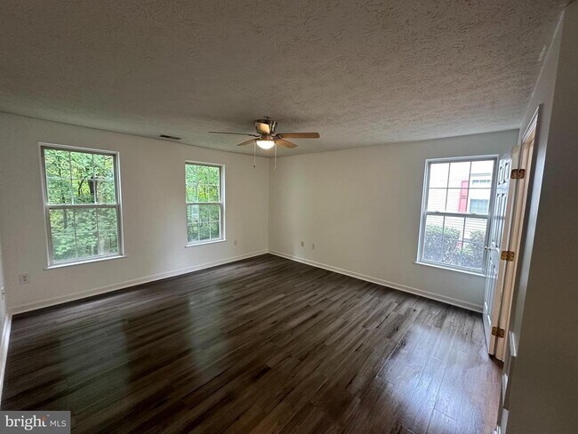 Building Photo - 25905 Ridge Manor Dr